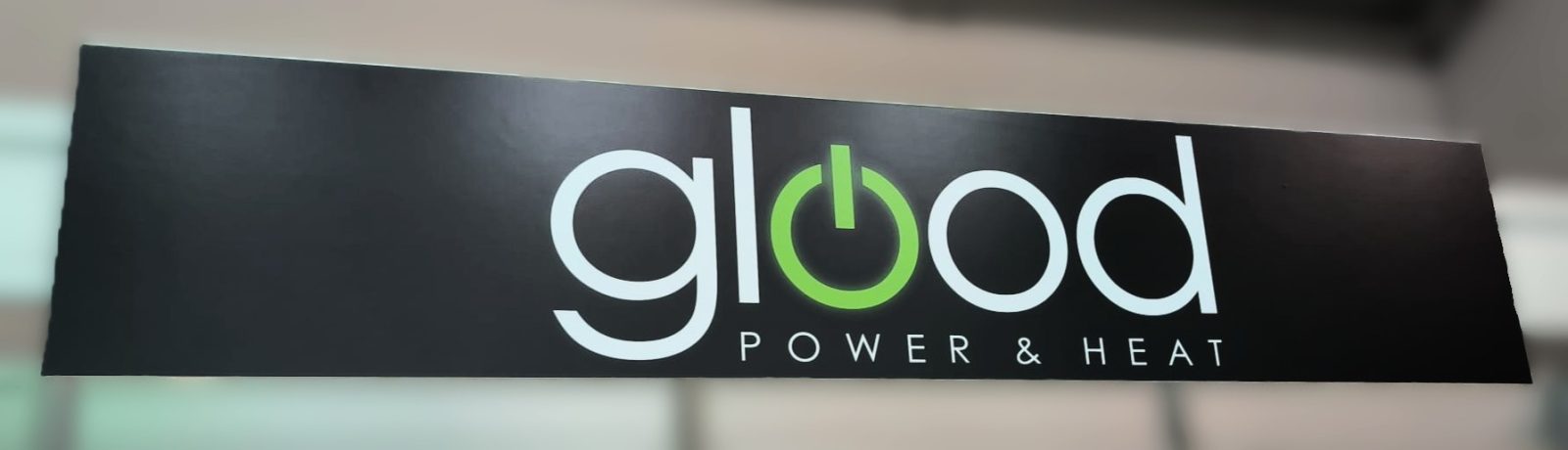 Schild mit dem Logo der Glood GmbH